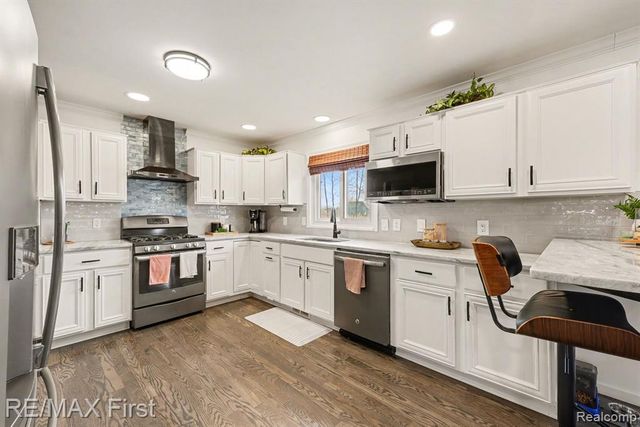 32768 Greenwood Drive, Chesterfield, MI 48047