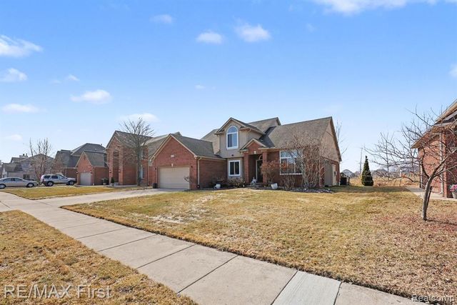 32768 Greenwood Drive, Chesterfield, MI 48047