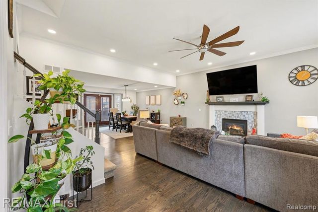 32768 Greenwood Drive, Chesterfield, MI 48047