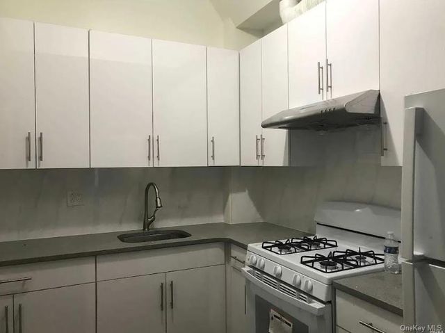 42-60 Colden Street 1B, Flushing, NY 11355