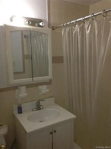 42-60 Colden Street 1B, Flushing, NY 11355