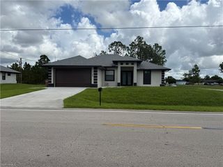 2107 E 10th ST, Lehigh Acres, FL 33936
