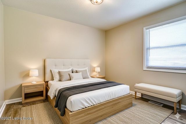 7406 Ronan Dr, Louisville, KY 40258