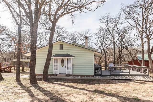 220 Comanche Trail, Nocona, TX 76255