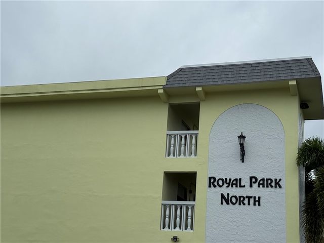 1100 Ponce De Leon Circle N208, Vero Beach, FL 32960