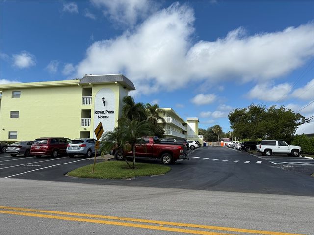 1100 Ponce De Leon Circle N208, Vero Beach, FL 32960