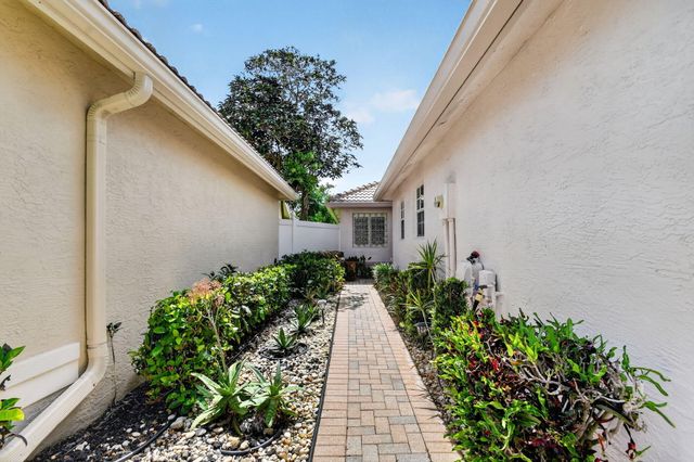 13153 La Sabina Drive, Delray Beach, FL 33446