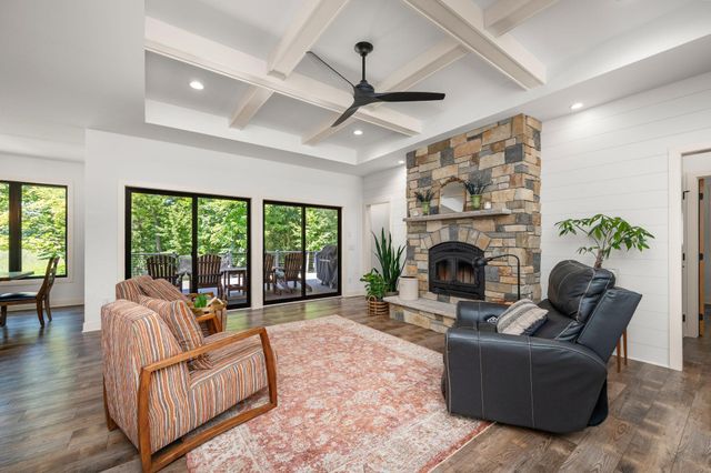 1775 Retreat Circle, Minnetrista, MN 55364