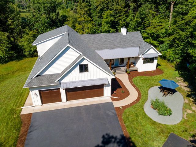 1775 Retreat Circle, Minnetrista, MN 55364