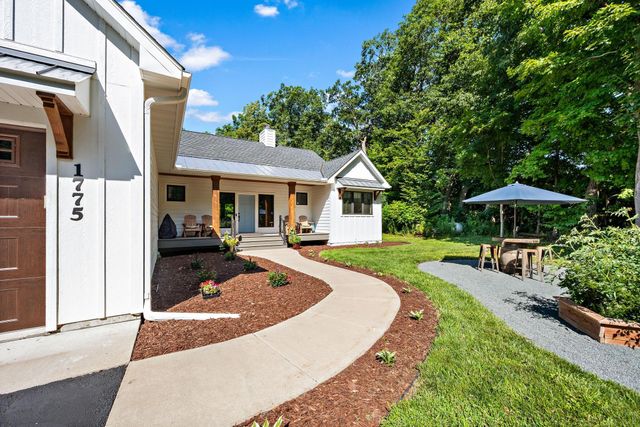 1775 Retreat Circle, Minnetrista, MN 55364