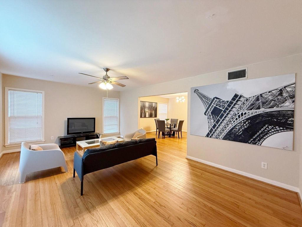 2007 Sheridan Street, Houston, TX 77030