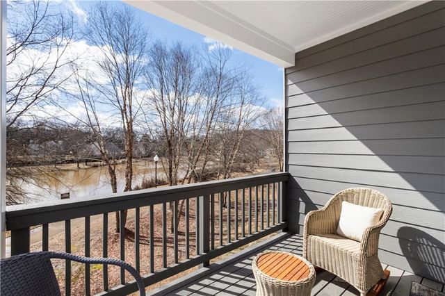 15 Lakeside Way, Cartersville, GA 30121