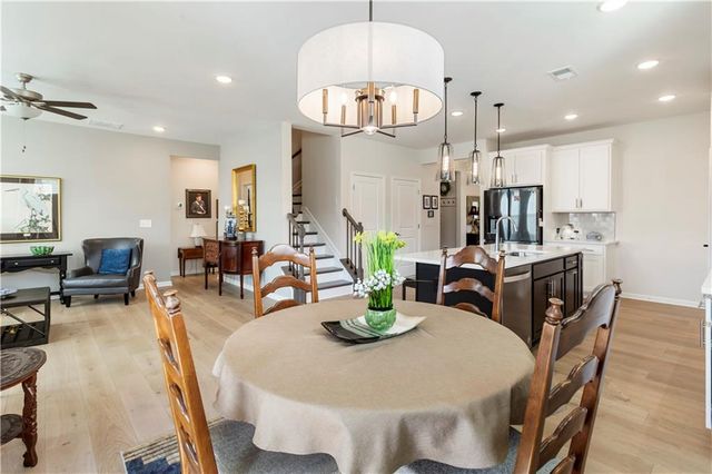 15 Lakeside Way, Cartersville, GA 30121