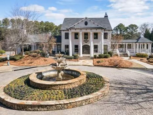 15 Lakeside Way, Cartersville, GA 30121