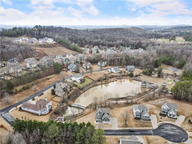 15 Lakeside Way, Cartersville, GA 30121