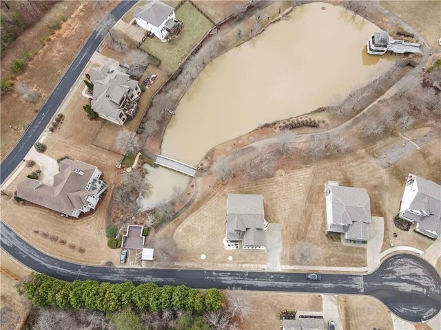 15 Lakeside Way, Cartersville, GA 30121