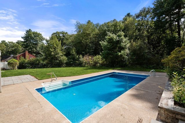 681 High Street, Walpole, MA 02081