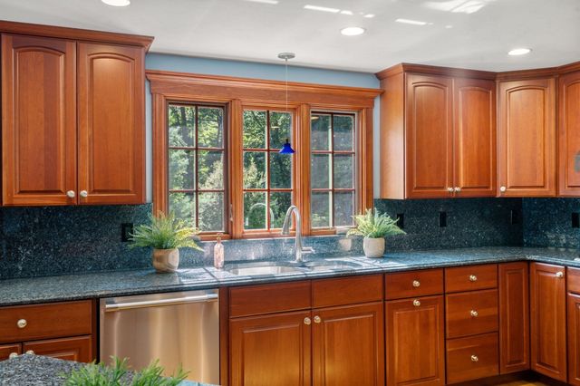 681 High Street, Walpole, MA 02081