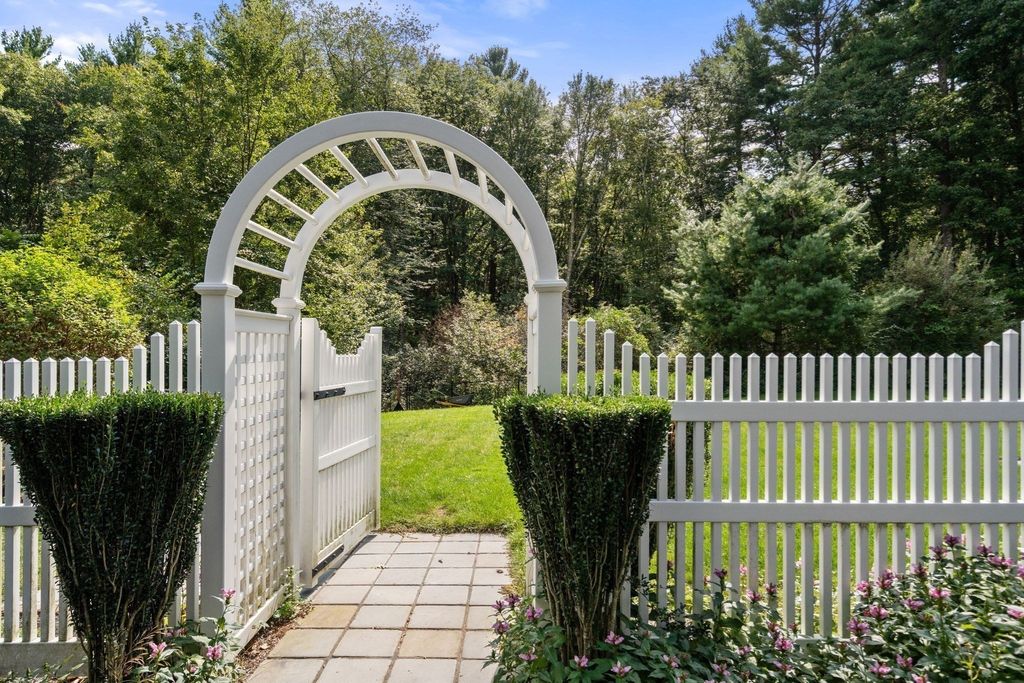 681 High Street, Walpole, MA 02081