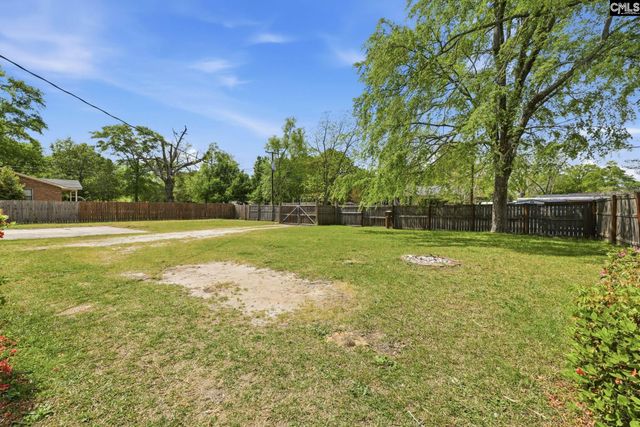 570 W Columbia Avenue, Batesburg, SC 29006
