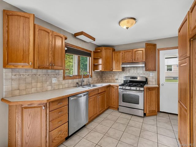 12 Elmwood Drive, New City, NY 10956