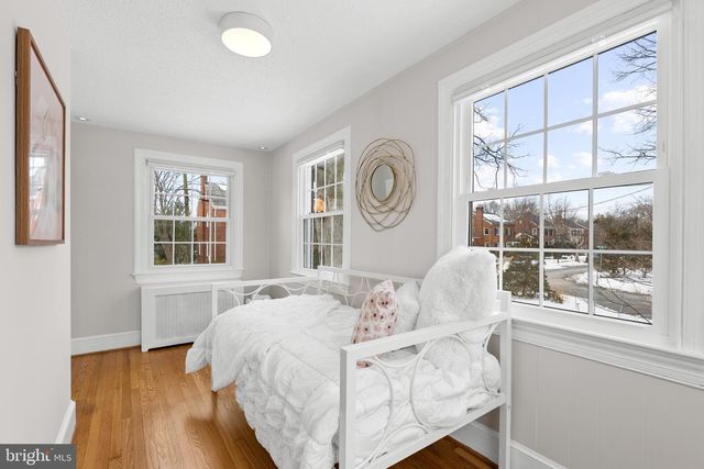 715 W VIEW TER, Alexandria, VA 22301