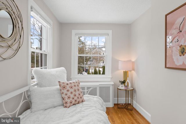 715 W VIEW TER, Alexandria, VA 22301