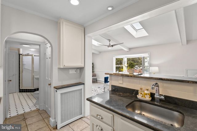 715 W VIEW TER, Alexandria, VA 22301