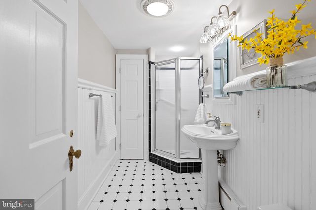 715 W VIEW TER, Alexandria, VA 22301