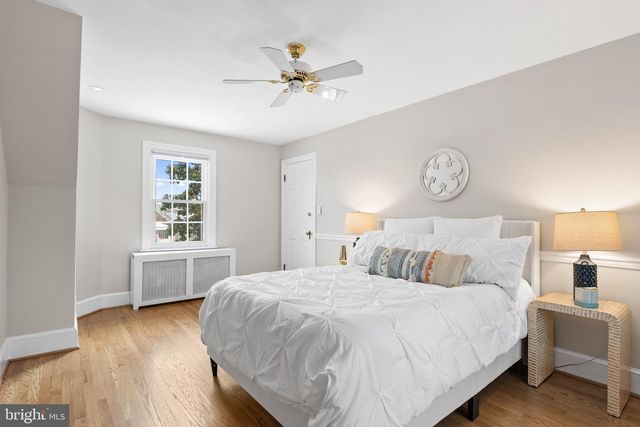 715 W VIEW TER, Alexandria, VA 22301