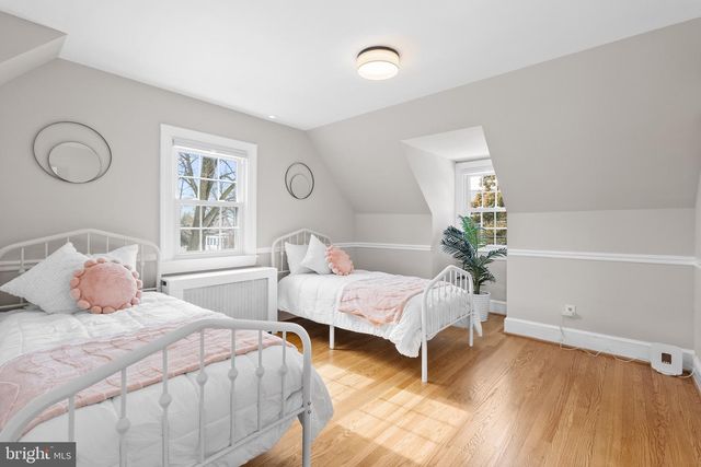 715 W VIEW TER, Alexandria, VA 22301