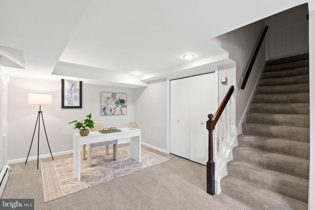 715 W VIEW TER, Alexandria, VA 22301