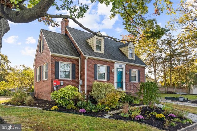 715 W VIEW TER, Alexandria, VA 22301