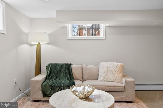 715 W VIEW TER, Alexandria, VA 22301