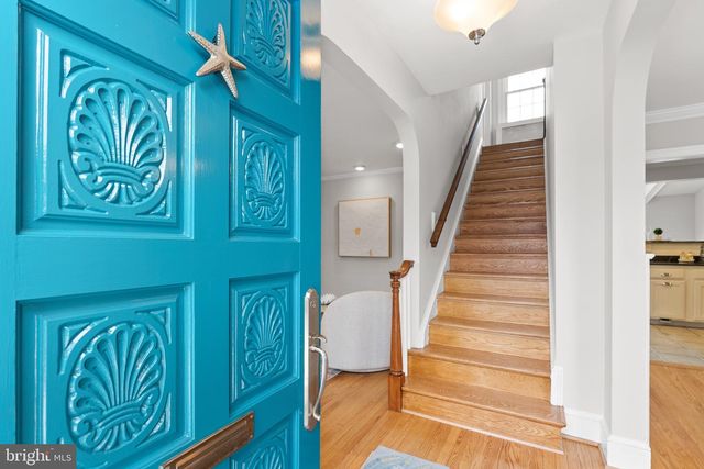 715 W VIEW TER, Alexandria, VA 22301