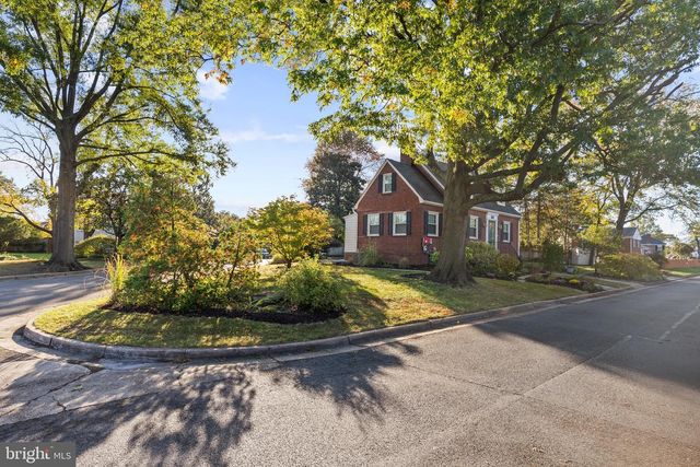 715 W VIEW TER, Alexandria, VA 22301