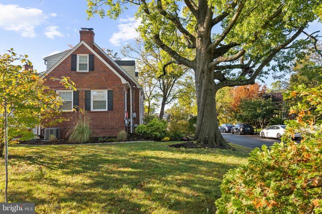 715 W VIEW TER, Alexandria, VA 22301