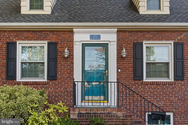 715 W VIEW TER, Alexandria, VA 22301