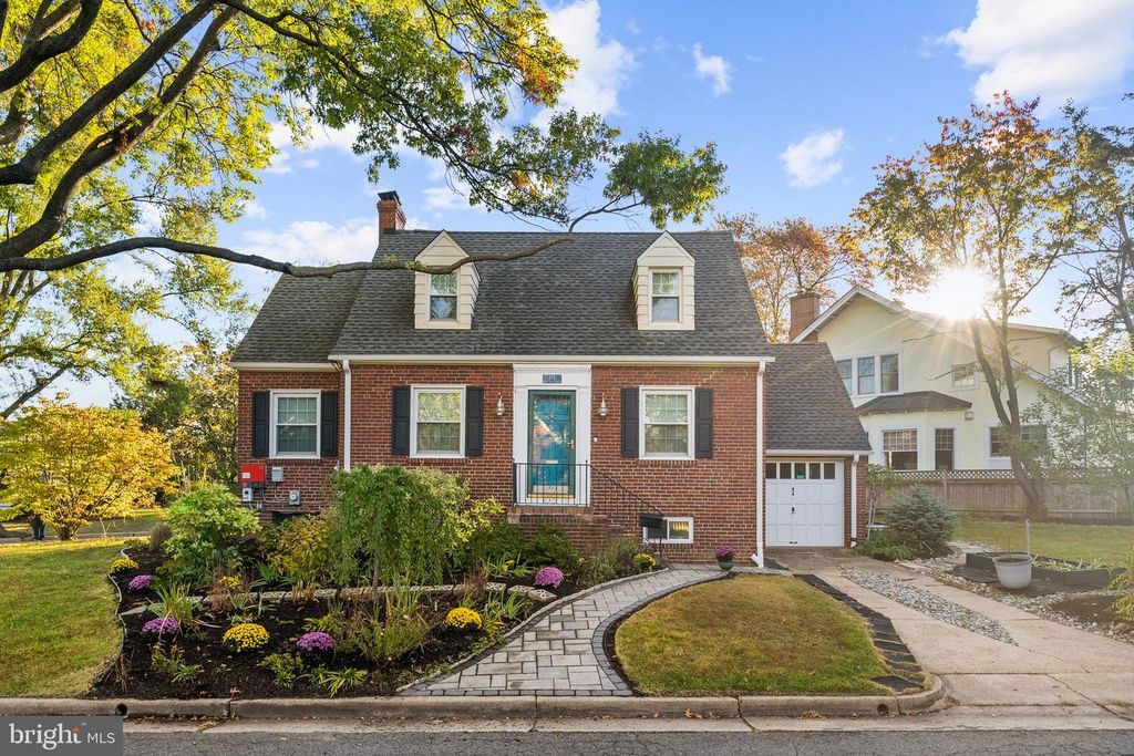 715 W VIEW TER, Alexandria, VA 22301