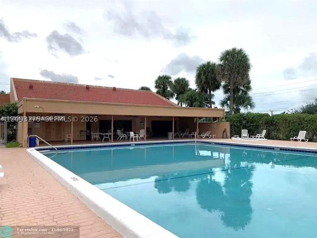 8020 Hampton Blvd 309, North Lauderdale, FL 33068