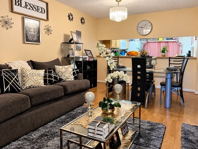 8020 Hampton Blvd 309, North Lauderdale, FL 33068