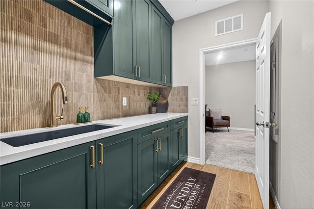 7046 Fossil Rim Street, North Las Vegas, NV 89084