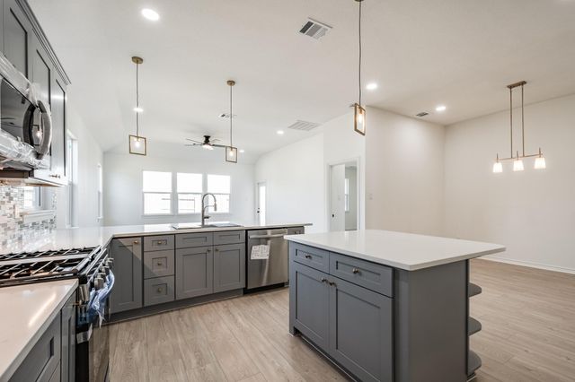 10401 Woodhill Spa Lane, Cleveland, TX 77327