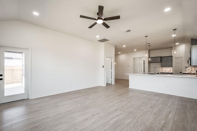 10401 Woodhill Spa Lane, Cleveland, TX 77327