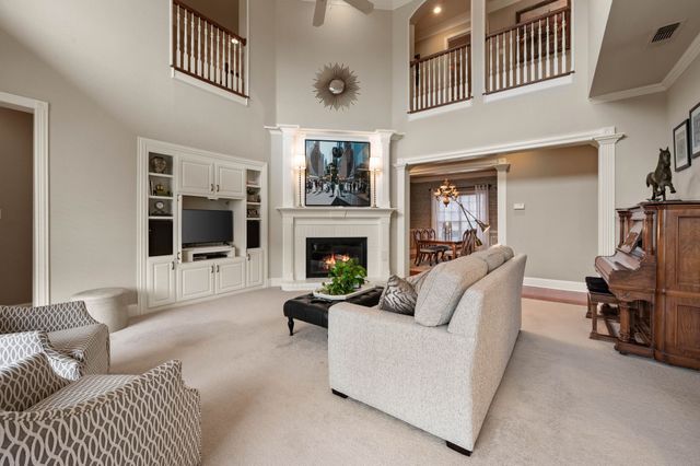 918 Amanda Drive, Mansfield, TX 76063