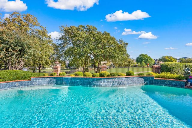 918 Amanda Drive, Mansfield, TX 76063