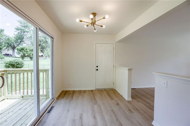 16008 E 32nd Street, Independence, MO 64055