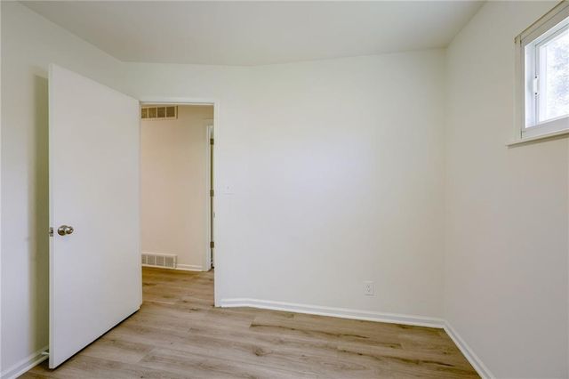 16008 E 32nd Street, Independence, MO 64055
