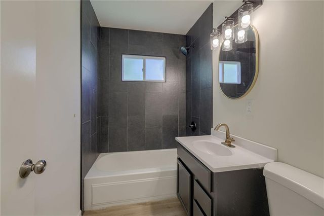 16008 E 32nd Street, Independence, MO 64055