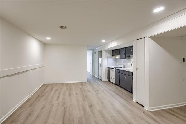 16008 E 32nd Street, Independence, MO 64055